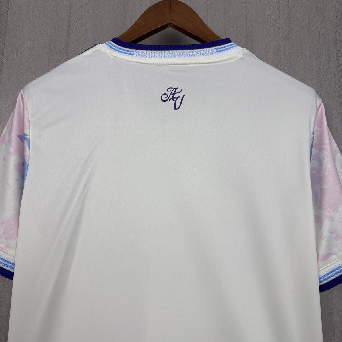 Camisa do Aston Villa, edição campeã da Liga Europa 2026/27